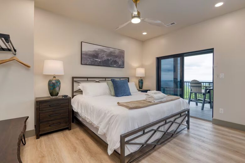 Panoramic Smoky Mountain Escape - Sevierville, Tennessee