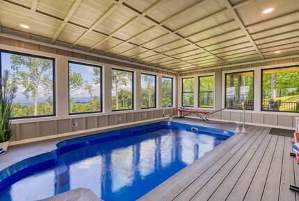 Panoramic Smoky Mountain Escape - Sevierville, Tennessee