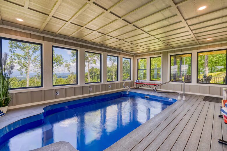 Panoramic Smoky Mountain Escape - Sevierville, Tennessee