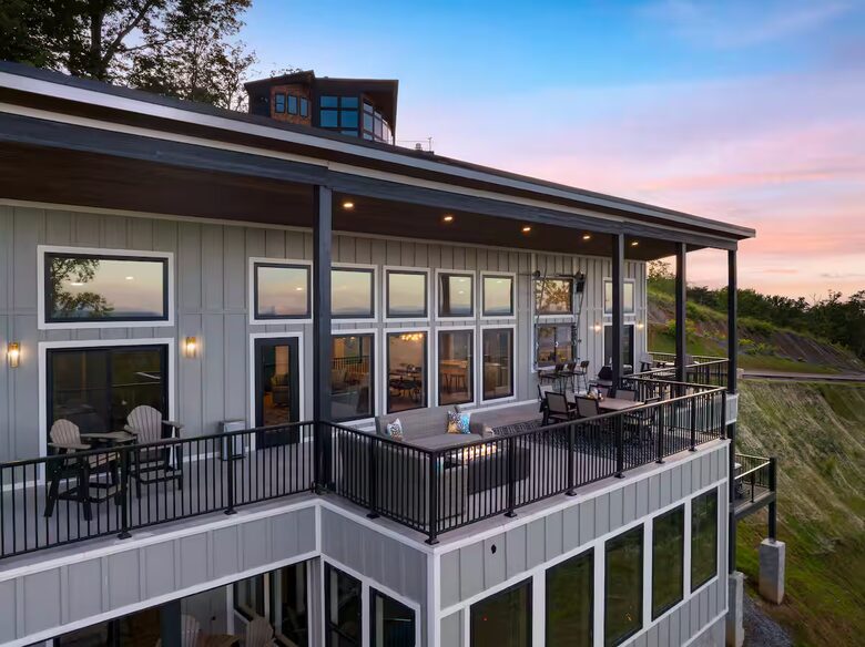 Panoramic Smoky Mountain Escape - Sevierville, Tennessee