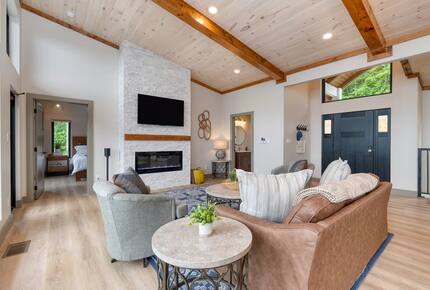 Panoramic Smoky Mountain Escape - Sevierville, Tennessee