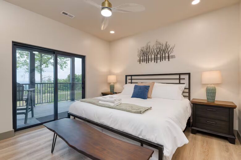 Panoramic Smoky Mountain Escape - Sevierville, Tennessee