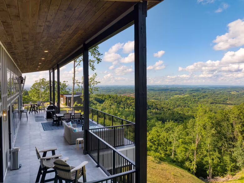 Panoramic Smoky Mountain Escape - Sevierville, Tennessee