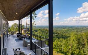 Panoramic Smoky Mountain Escape - Sevierville, Tennessee
