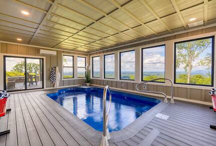 Panoramic Smoky Mountain Escape - Sevierville, Tennessee