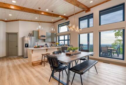 Panoramic Smoky Mountain Escape - Sevierville, Tennessee