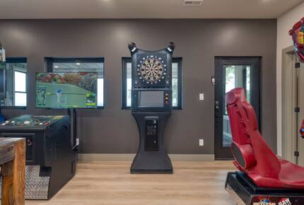 Panoramic Smoky Mountain Escape - Sevierville, Tennessee