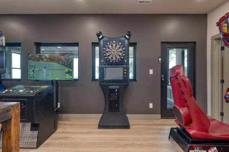 Panoramic Smoky Mountain Escape - Sevierville, Tennessee