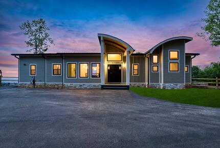 Panoramic Smoky Mountain Escape - Sevierville, Tennessee