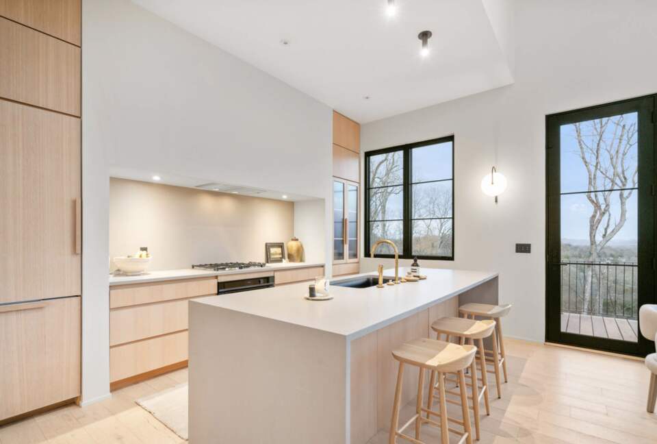 ABOVE - Nashville Hilltop Hideaway - Franklin, Tennessee