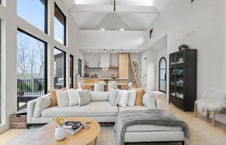 ABOVE - Nashville Hilltop Hideaway - Franklin, Tennessee