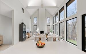 ABOVE - Nashville Hilltop Hideaway