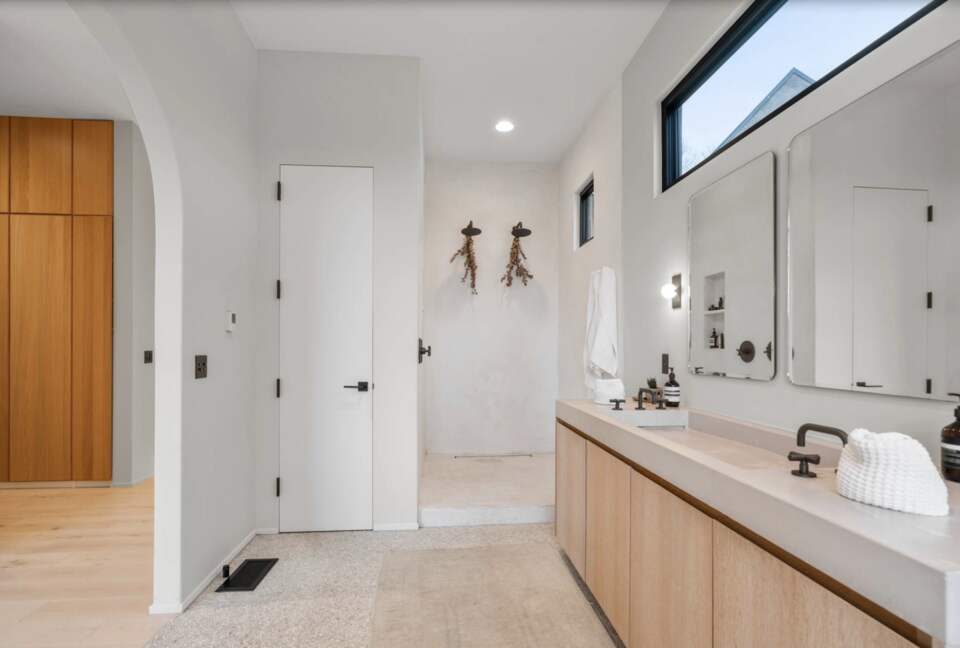 ABOVE - Nashville Hilltop Hideaway - Franklin, Tennessee