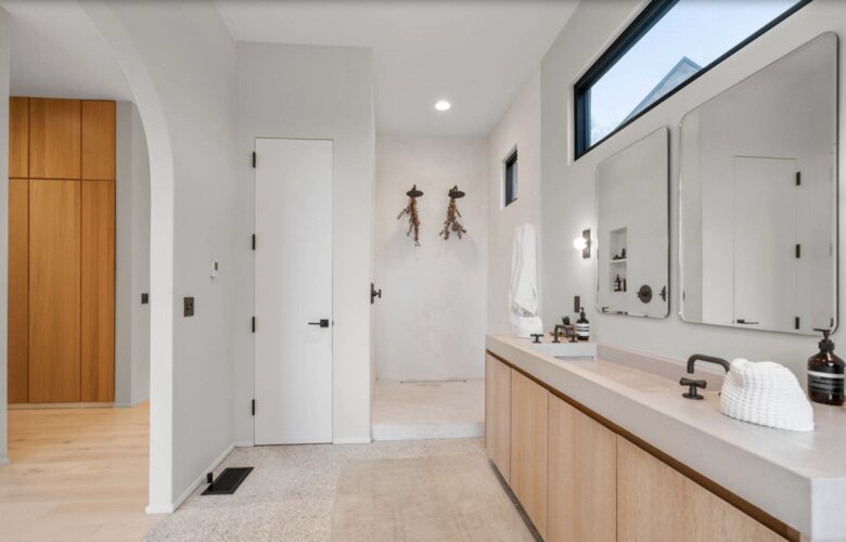 ABOVE - Nashville Hilltop Hideaway - Franklin, Tennessee