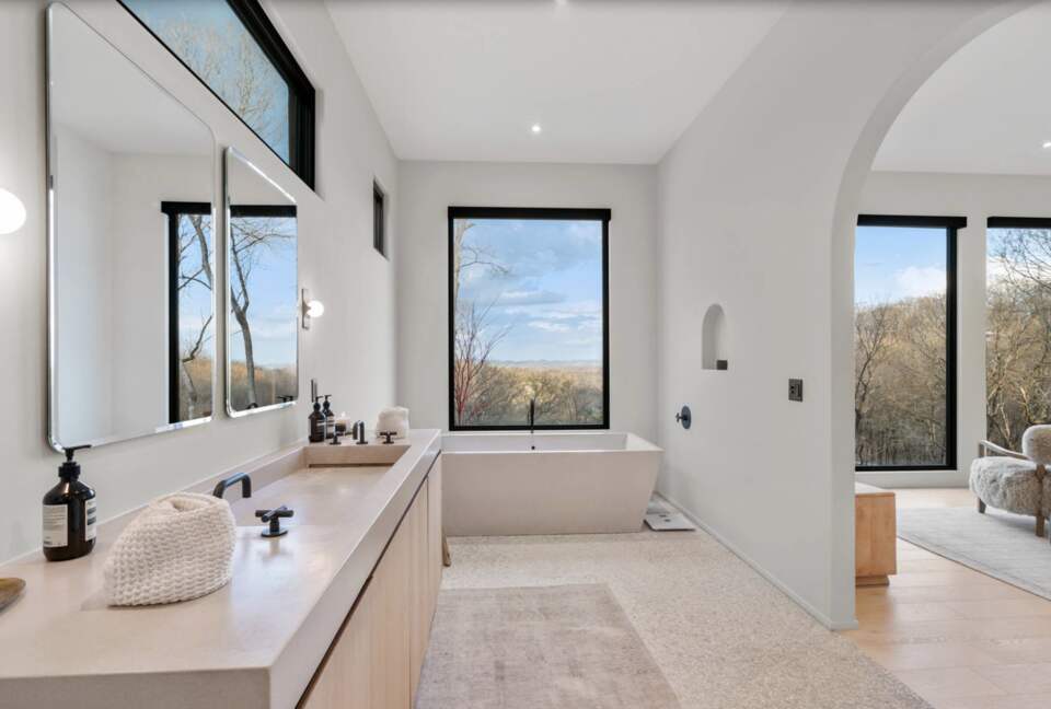 ABOVE - Nashville Hilltop Hideaway - Franklin, Tennessee