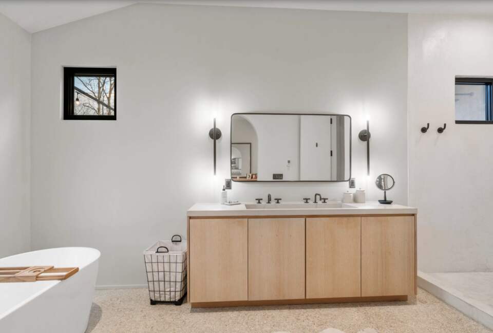 ABOVE - Nashville Hilltop Hideaway - Franklin, Tennessee