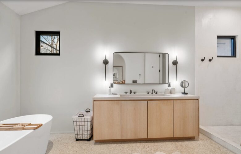 ABOVE - Nashville Hilltop Hideaway - Franklin, Tennessee