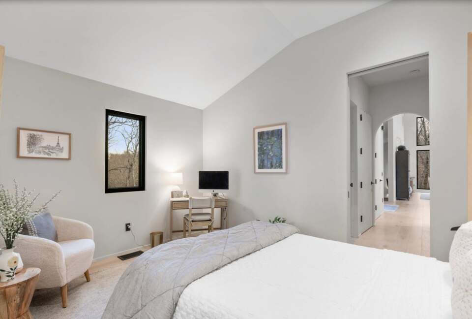 ABOVE - Nashville Hilltop Hideaway - Franklin, Tennessee