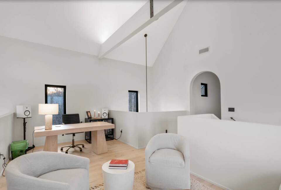 ABOVE - Nashville Hilltop Hideaway - Franklin, Tennessee