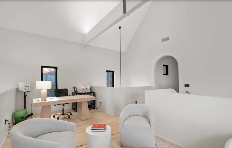 ABOVE - Nashville Hilltop Hideaway - Franklin, Tennessee