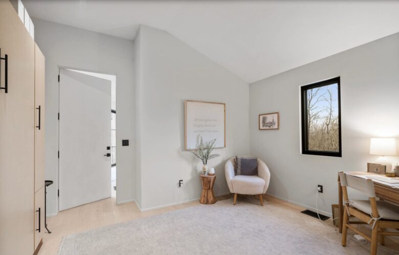 ABOVE - Nashville Hilltop Hideaway - Franklin, Tennessee