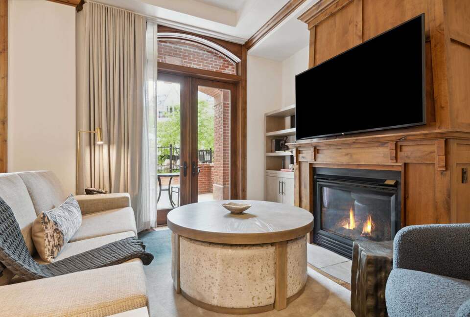 Aspen Living Steps from the Gondola - Aspen, Colorado