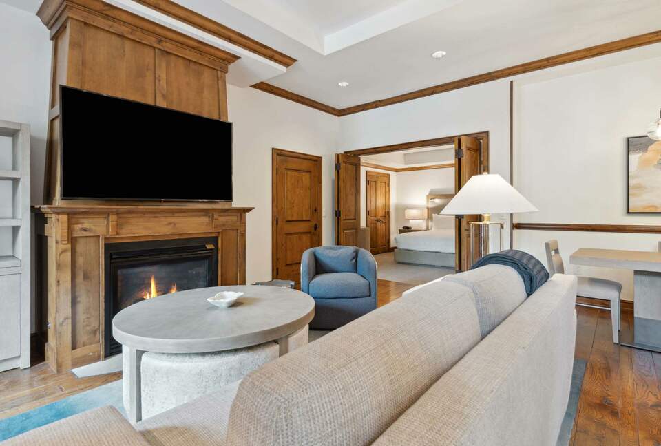 Aspen Living Steps from the Gondola - Aspen, Colorado