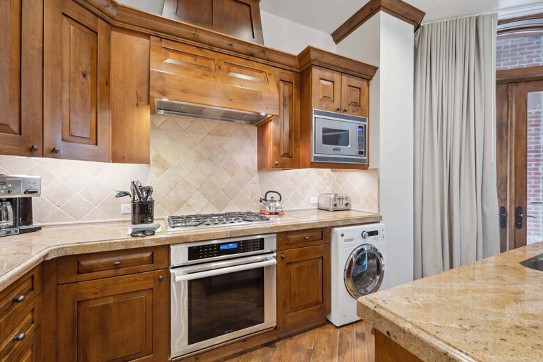 Aspen Living Steps from the Gondola - Aspen, Colorado