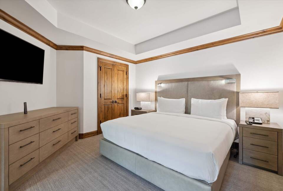 Aspen Living Steps from the Gondola - Aspen, Colorado