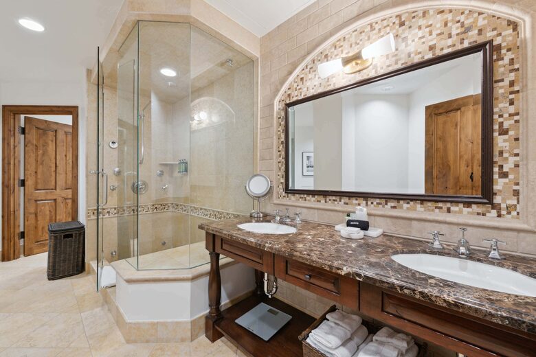 Aspen Living Steps from the Gondola - Aspen, Colorado