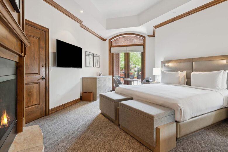 Aspen Living Steps from the Gondola - Aspen, Colorado