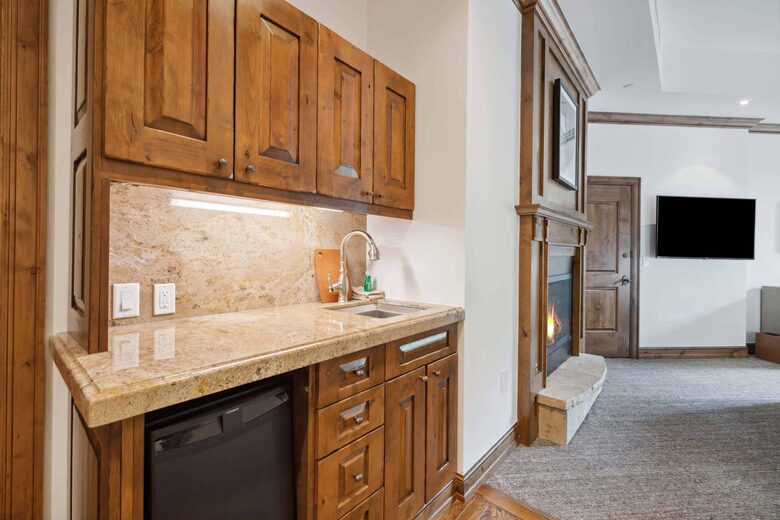 Aspen Living Steps from the Gondola - Aspen, Colorado