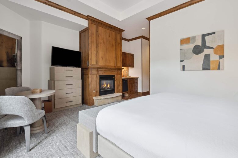 Aspen Living Steps from the Gondola - Aspen, Colorado