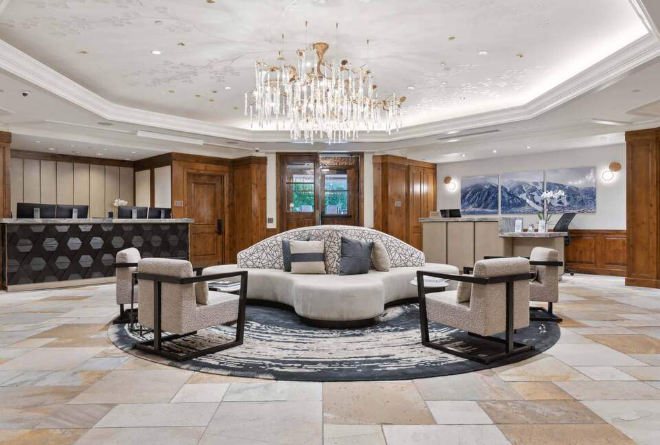 Aspen Living Steps from the Gondola - Aspen, Colorado