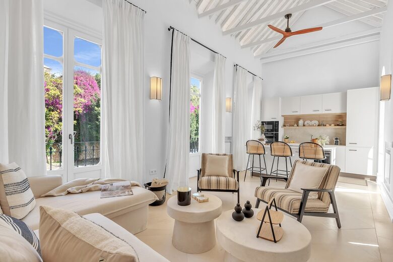 Stylish 3 Bedrooms by La Malagueta Beach - Málaga, Spain