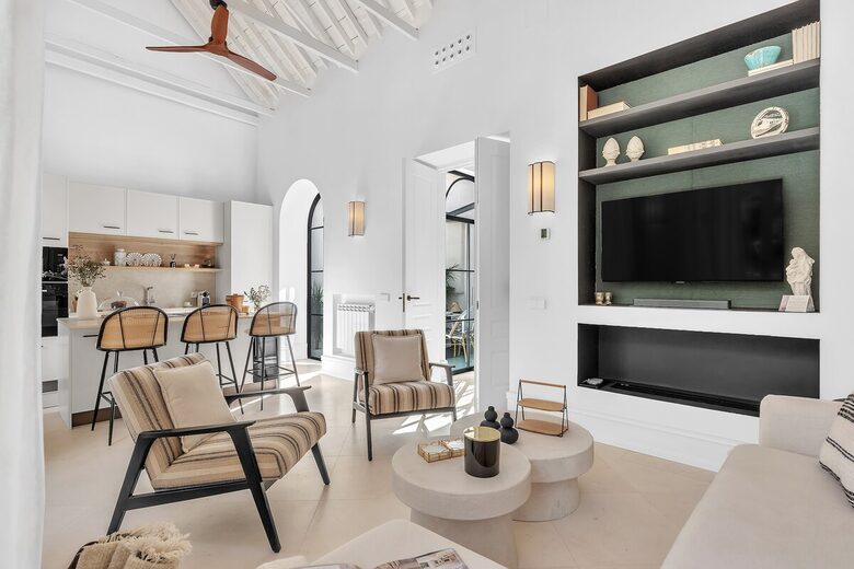 Stylish 3 Bedrooms by La Malagueta Beach - Málaga, Spain