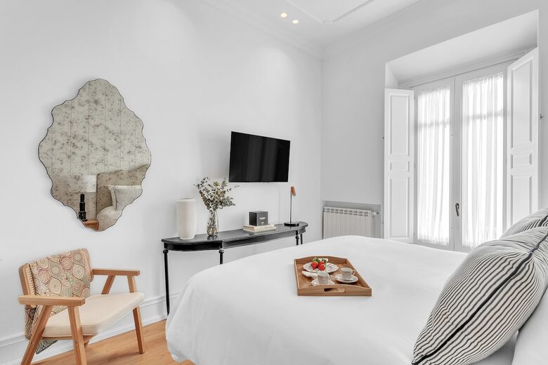 Stylish 3 Bedrooms by La Malagueta Beach - Málaga, Spain