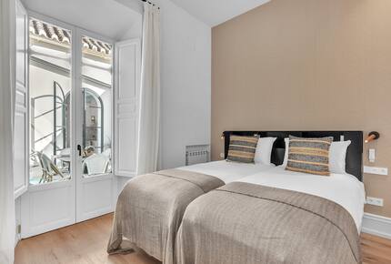 Stylish 3 Bedrooms by La Malagueta Beach - Málaga, Spain