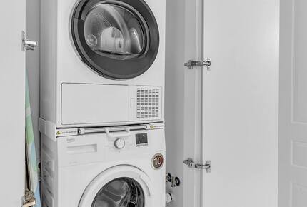 Stylish 3 Bedrooms by La Malagueta Beach - Málaga, Spain