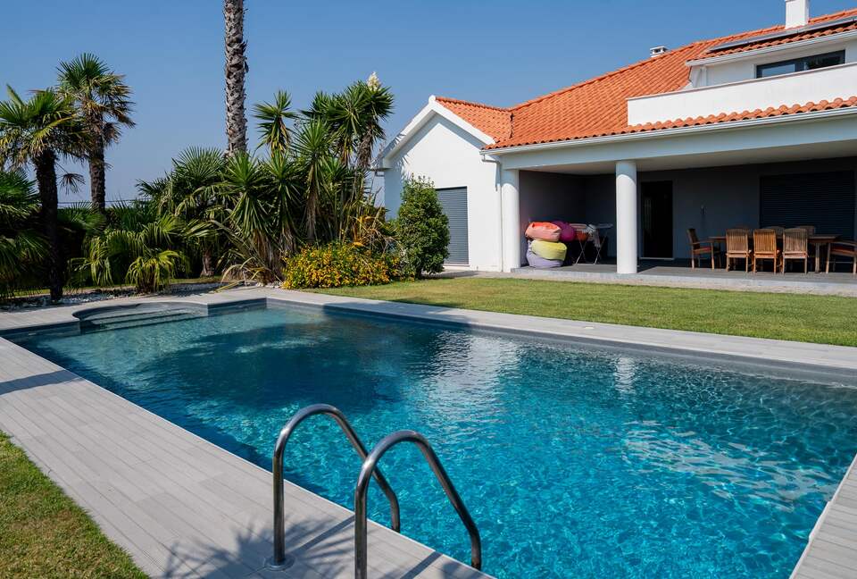 Refined Family Estate Near Ericeira’s Surf & Heritage - Carvoeira, Portugal