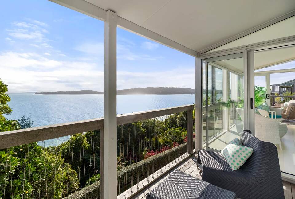 Waterfront Elegance on Waiheke Island - Waiheke Island, New Zealand