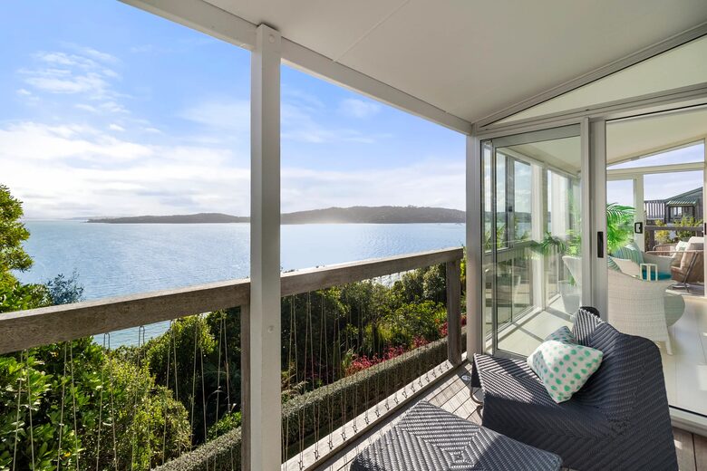 Waterfront Elegance on Waiheke Island - Waiheke Island, New Zealand