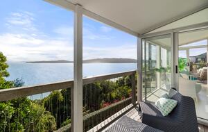 Waterfront Elegance on Waiheke Island - Waiheke Island, New Zealand