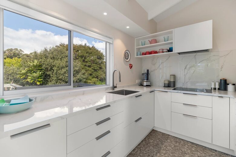 Waterfront Elegance on Waiheke Island - Waiheke Island, New Zealand