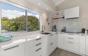 Waterfront Elegance on Waiheke Island - Waiheke Island, New Zealand