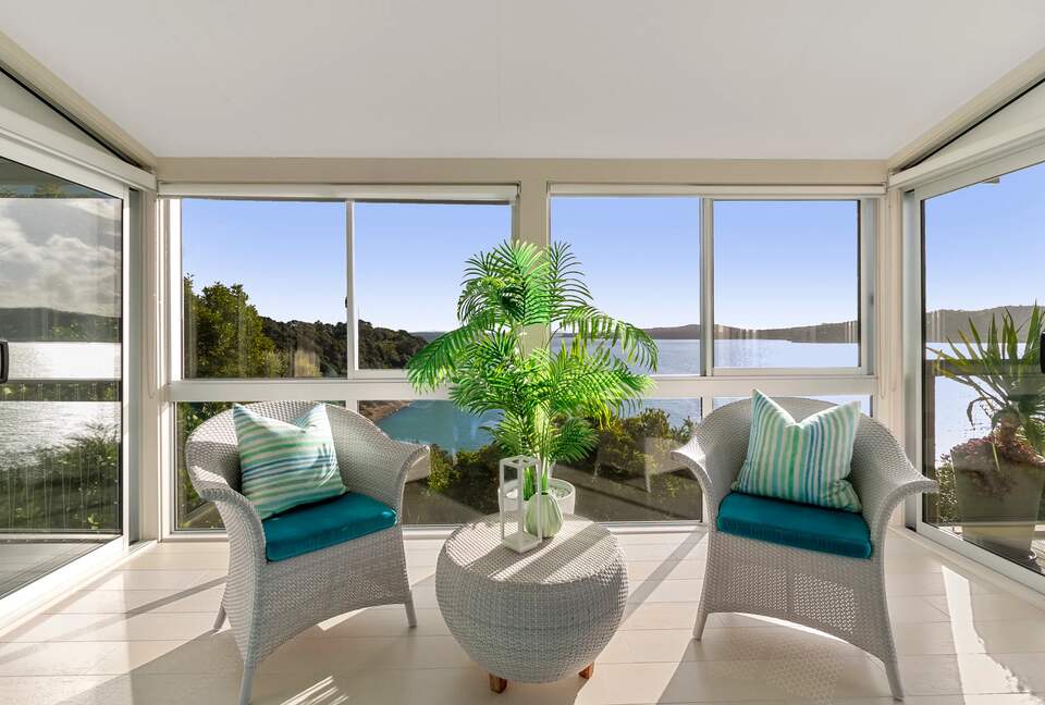 Waterfront Elegance on Waiheke Island - Waiheke Island, New Zealand