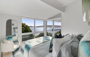 Waterfront Elegance on Waiheke Island - Waiheke Island, New Zealand
