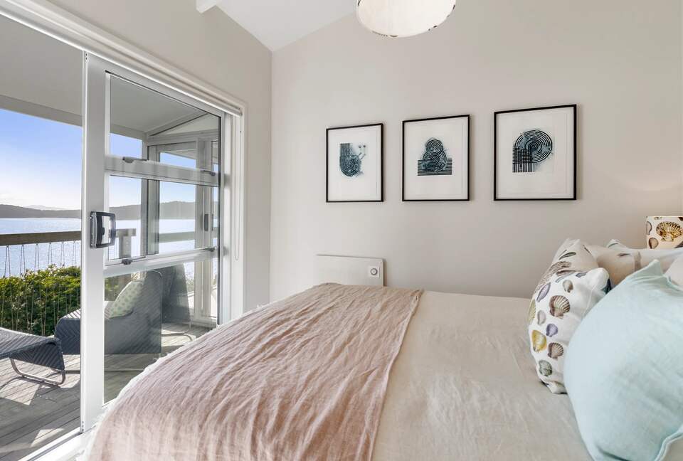 Waterfront Elegance on Waiheke Island - Waiheke Island, New Zealand