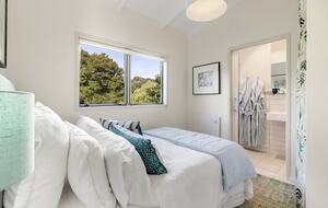 Waterfront Elegance on Waiheke Island - Waiheke Island, New Zealand