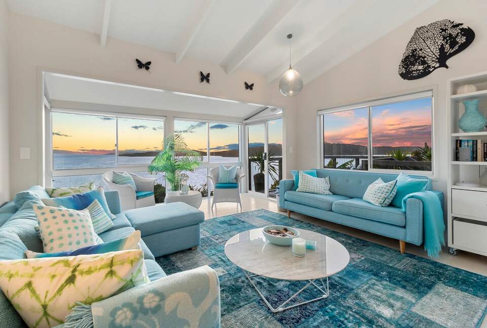 Waterfront Elegance on Waiheke Island - Waiheke Island, New Zealand